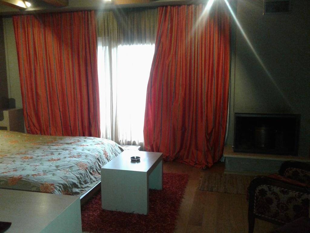 Hotel Koziakas Eláti Quarto foto